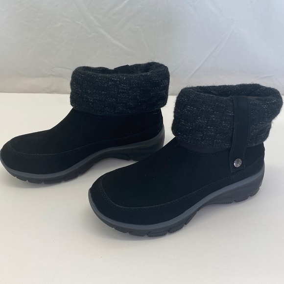 NWT Skechers - Memory Foam Boot - Water Repellent - Women's Size 7 (Free Gift!) - Picture 4 of 11